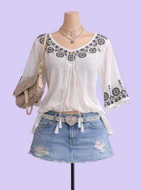 Vintage Y2K Rancho Estancia White Embroidered Tassel Blouse Size Small Boho Chic